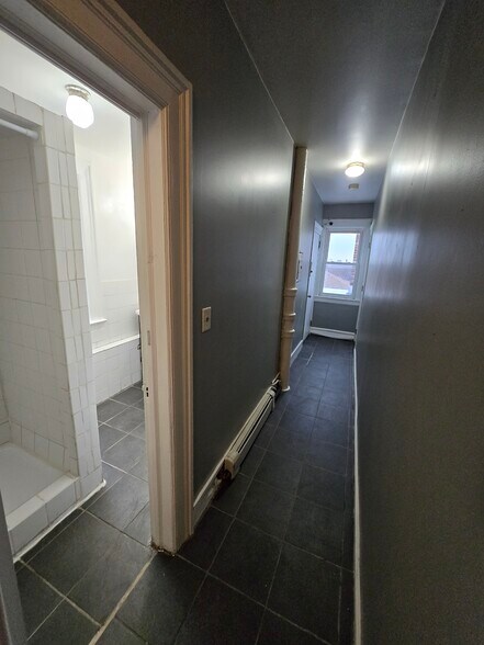 Building Photo - 8 Farley Ave