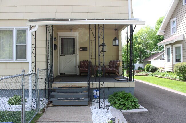 FRONT PORCH - 78 Homer St