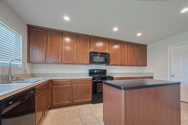 Building Photo - 20111 Brookwood Holw