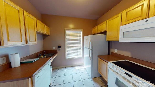 Building Photo - 2970 Barclay Wy