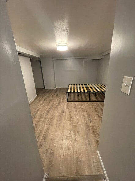 Building Photo - 204 34th St NE