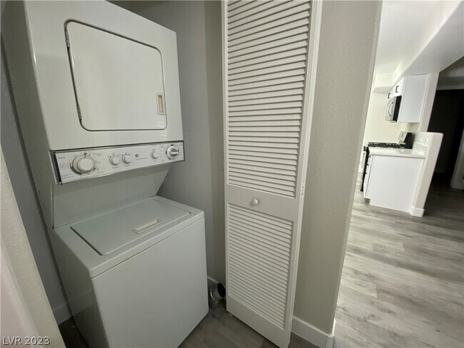 Building Photo - 3318 N Decatur Blvd