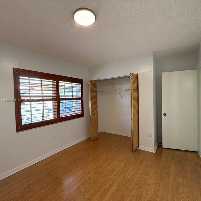 Building Photo - 6980 NW 173rd Dr