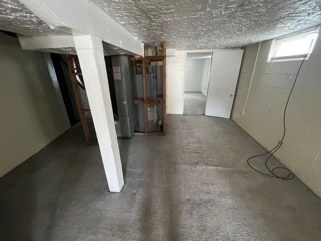 Building Photo - 428 7th St