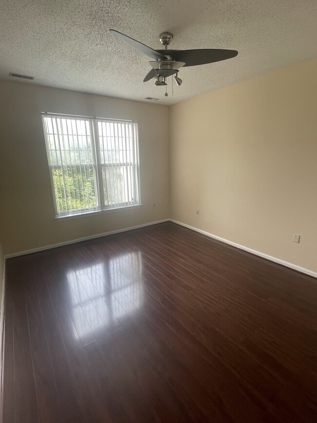 Building Photo - 7210 Bogley Rd