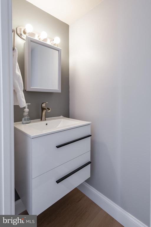 Building Photo - 9308 Canterbury Riding