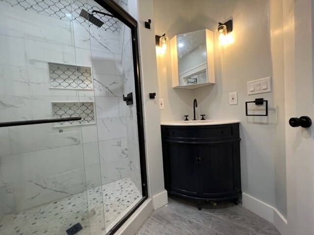 BA with shower - 1426 E Florida St