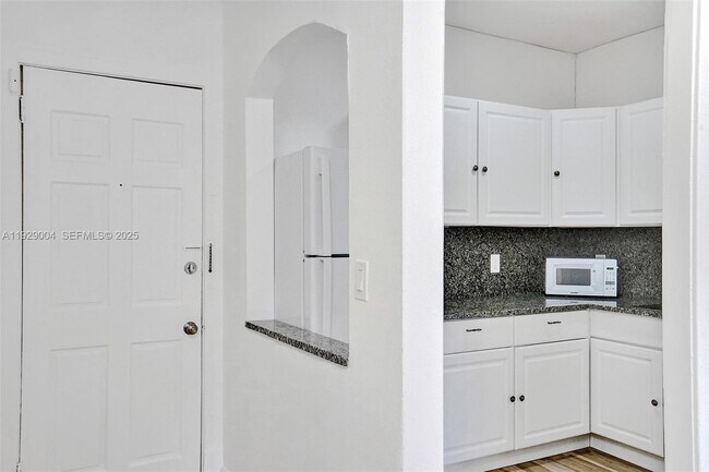 Building Photo - 1656 Polk St