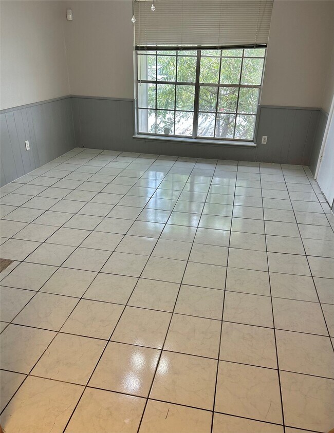 Building Photo - 12633 Memorial Dr