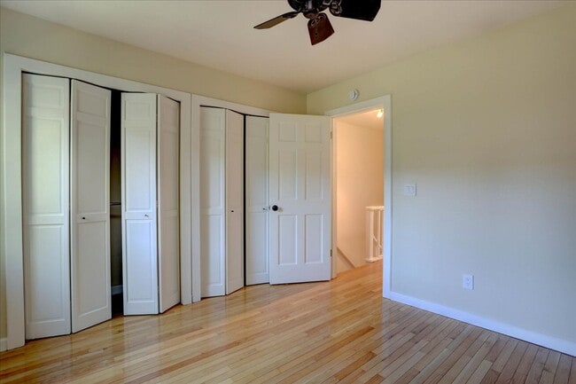 Building Photo - Available for immediate move-in!