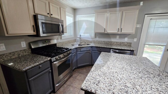 Building Photo - 45 Fallow Ln