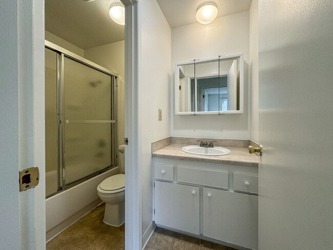 Building Photo - ANNETTE372-374