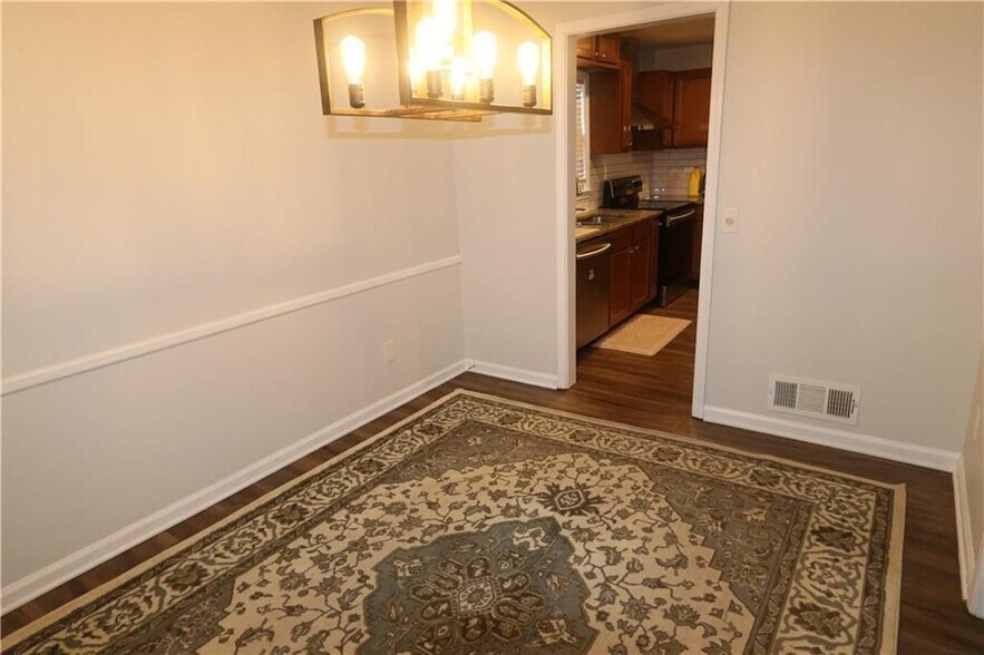 Building Photo - 1302 Stephens St SW