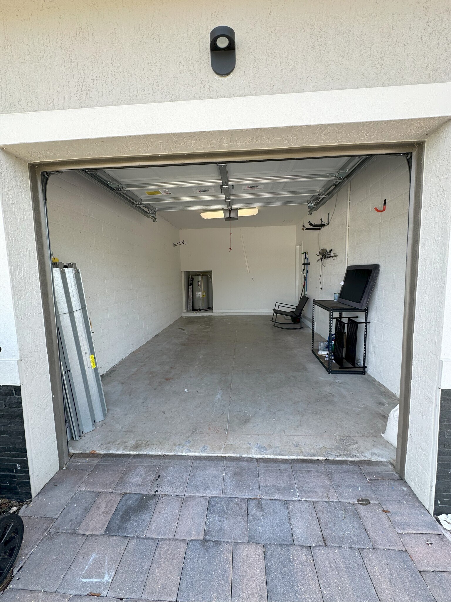 Single garage - 1763 SE 8th Pl