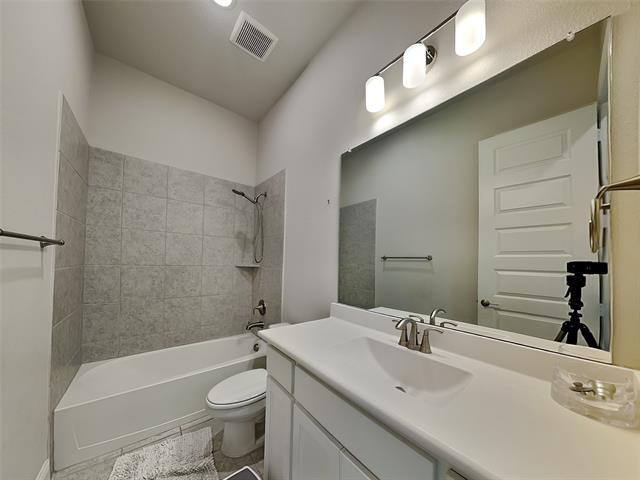 Building Photo - 721 Precious Dr