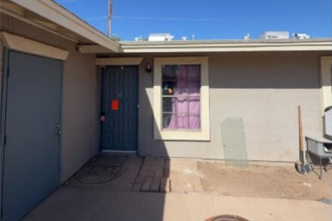 Building Photo - 1704 E 6th Ave