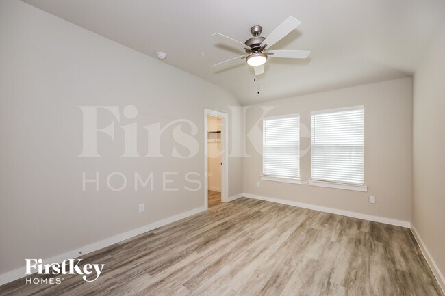 Building Photo - 625 Sophia Wy