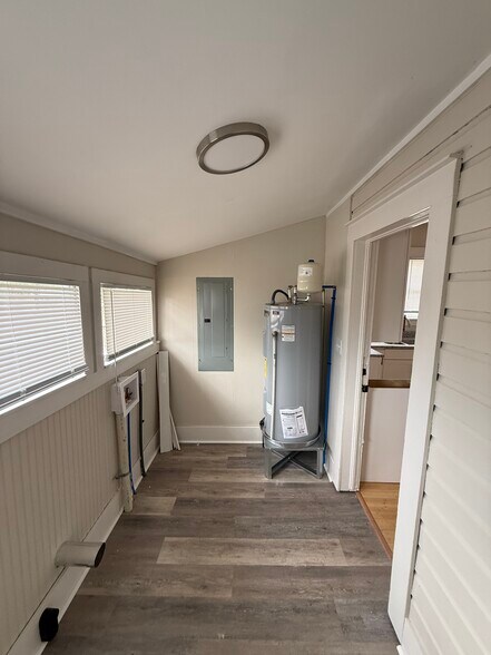 Building Photo - 208 58th St N