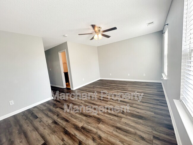 Building Photo - 244 Spring St