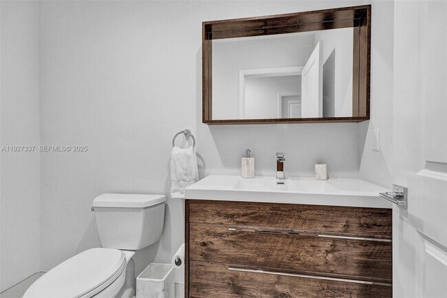 Building Photo - 1102 Meadow Lark Ave