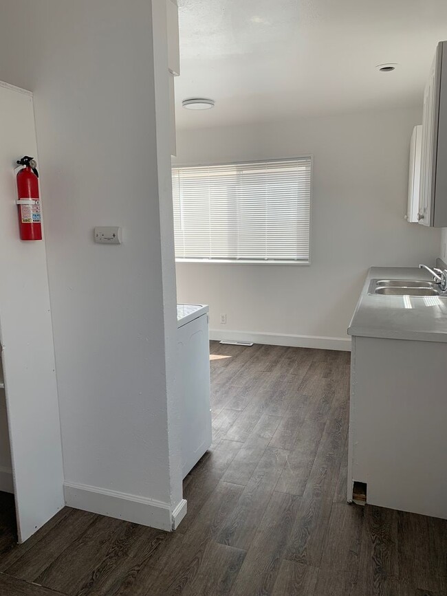 Building Photo - Great 3 Bedroom Home