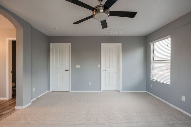 Building Photo - $3,500 For Lease Starting June 1, 2026 4 beds-2.5 Baths 2,421 Sq. Ft.  Amazing Gilbert 85298 Home...