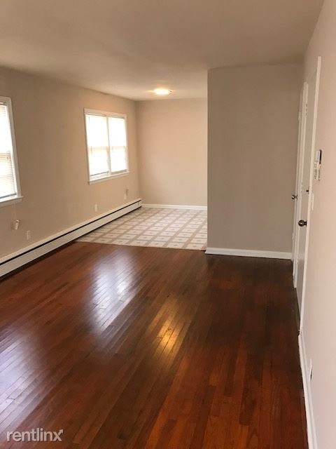Primary Photo - 729 Pinecrest Dr