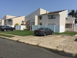 Building Photo - 132 44th St S