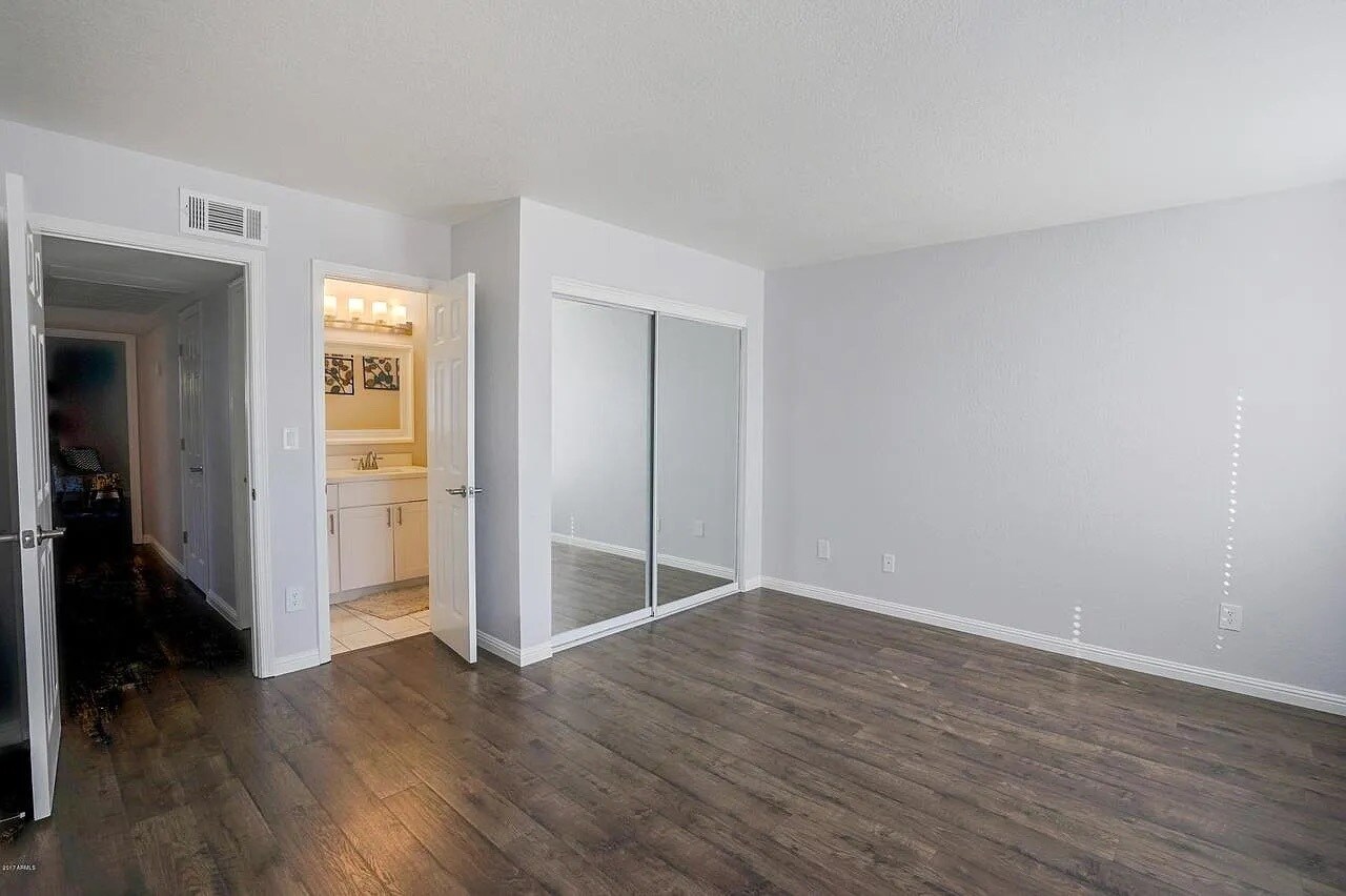 Building Photo - 5998 N 78th St