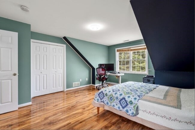 Building Photo - 5 Equestrian Ln