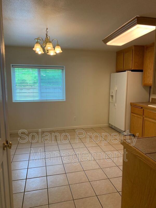 Building Photo - 607 E Monte Vista Ave