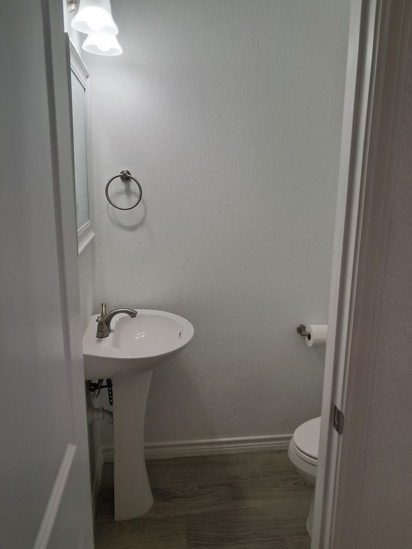 Building Photo - 15834 Beechnut Dr
