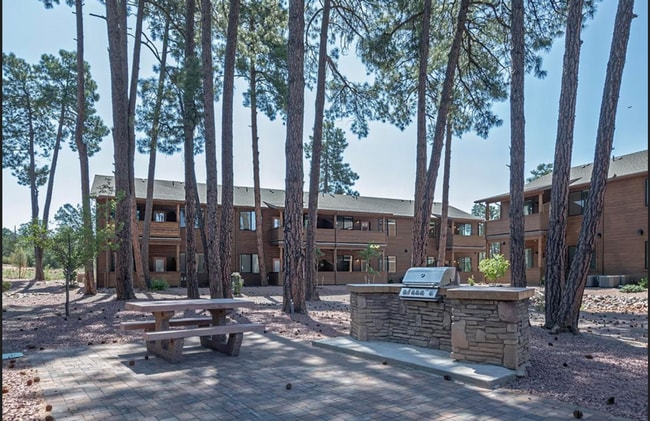 Building Photo - C8 - Bison Cove ~ 2 bed / 2 bath