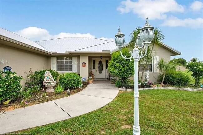 Building Photo - 7120 Coral Ridge Rd