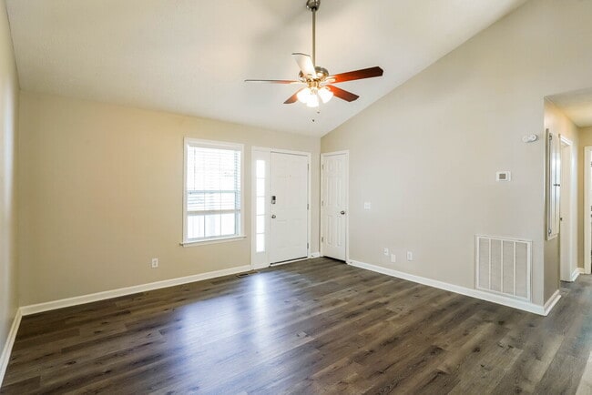 Building Photo - 777 Dover Glen Dr