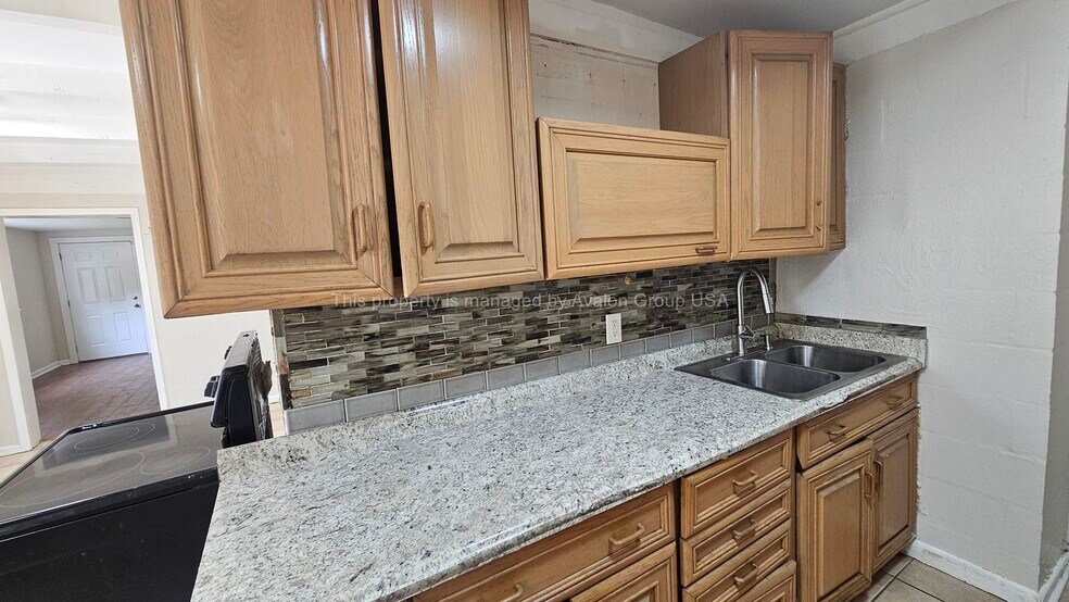 Building Photo - 1625 West Rd