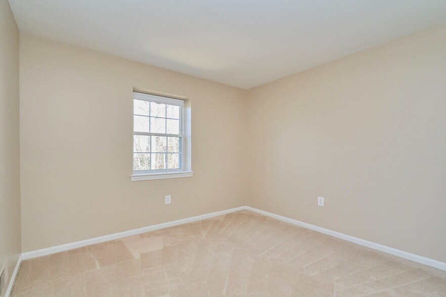 Building Photo - 8038 Sleepy View Ln