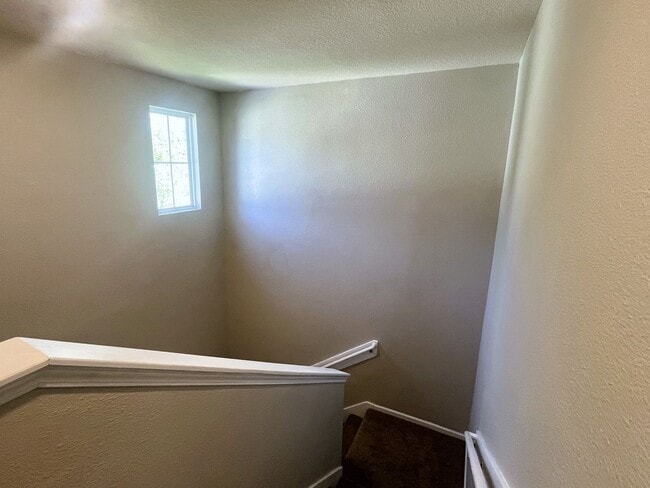Building Photo - 131 Ashwood Cir