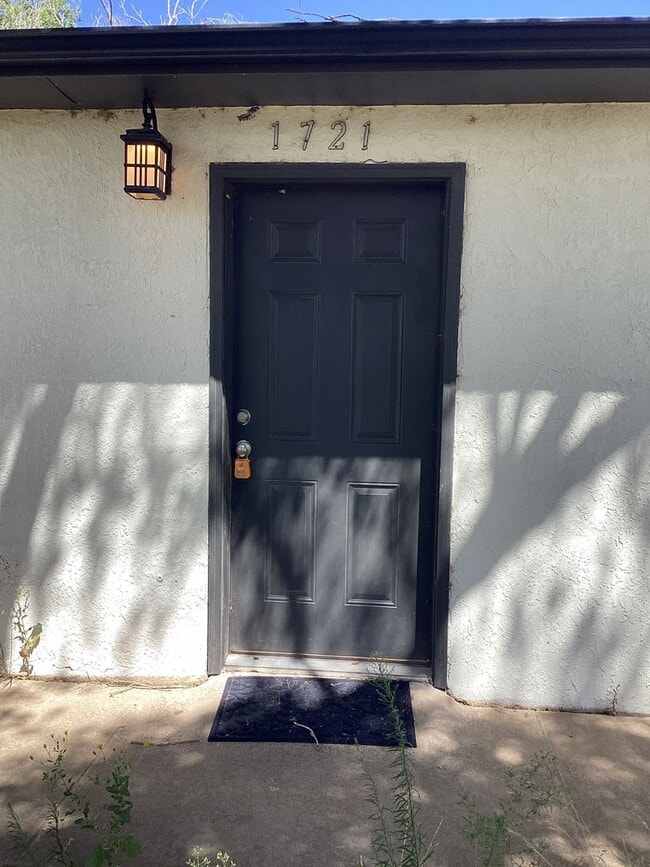 Building Photo - 2 Bedroom in the Parkview School district!...