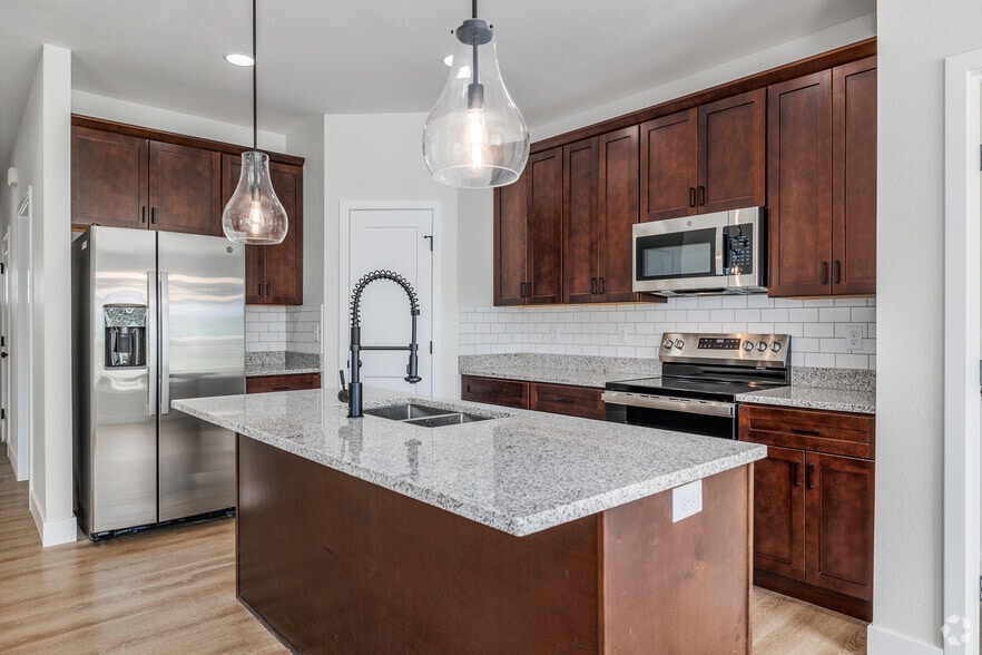 Primary Photo - The Dell