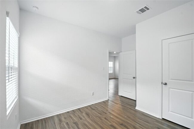 Building Photo - 1126 Cattail Ln