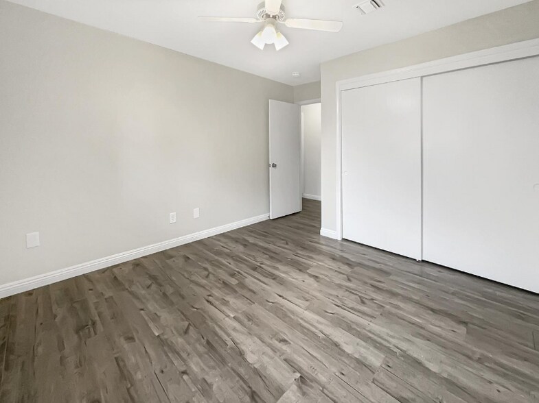 Building Photo - 1172 Willow Creek Dr