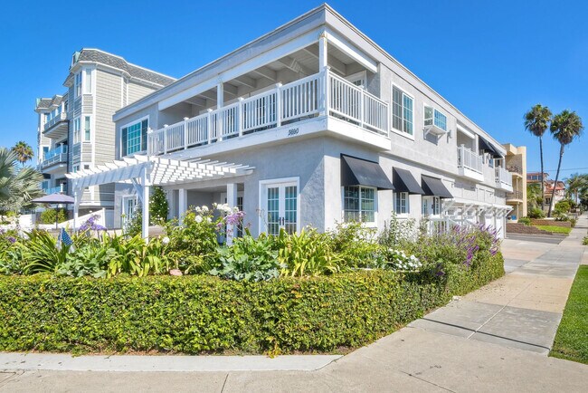 Building Photo - 3690 Carlsbad Blvd