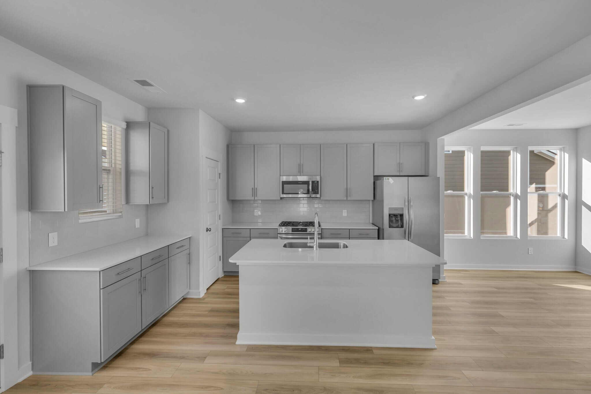 Building Photo - 361 Euclid Dr