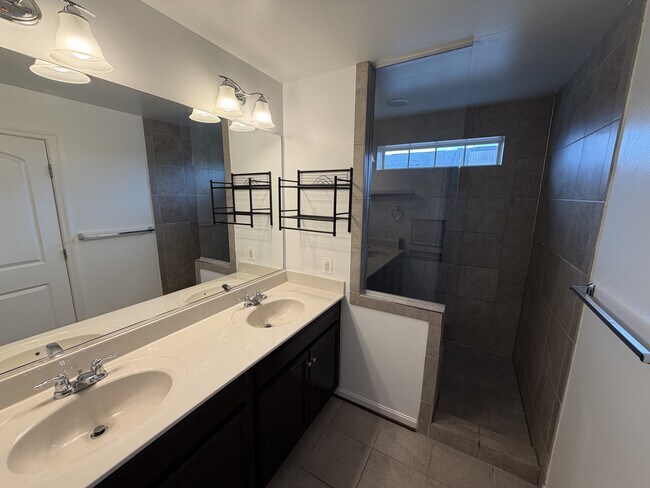 Building Photo - 6517 Newton Dr