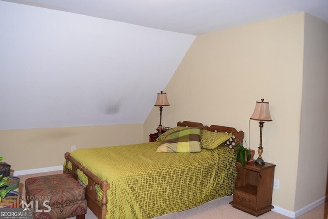 Building Photo - 45 Greenview Dr