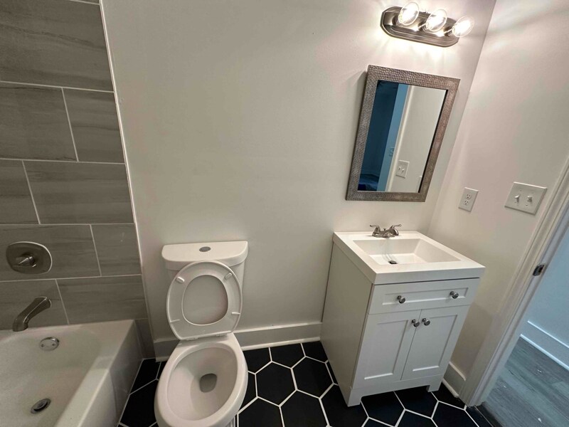 Building Photo - 939 Seattle St