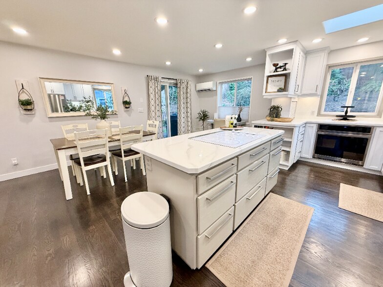 Building Photo - 14355 SW 114th Ave