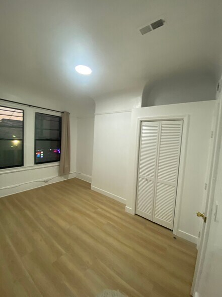 Building Photo - 2055 Berkeley Way