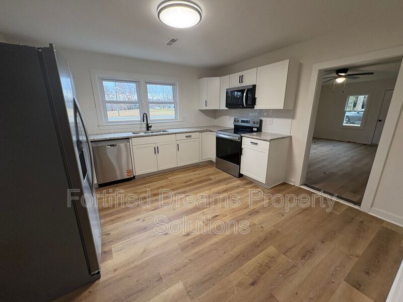 Building Photo - 431 Peeden Dr